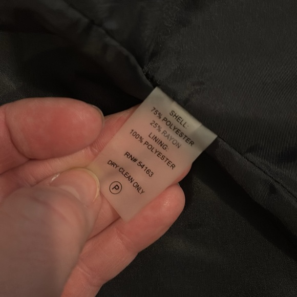 CALVIN KLIEN SUIT MODERN FIT SIZE 6 excellent condition - Picture 5 of 10